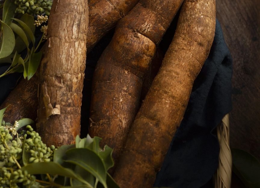 arrangement-nutritious-cassava-roots